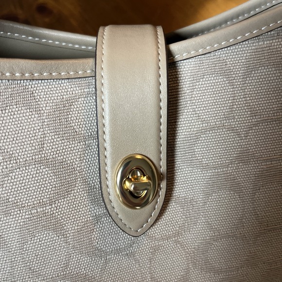 Coach Hadley Convertible Crossbody Bag With Canvas CAK50 Gold NWT Classic Logo‎ - Picture 5 of 11